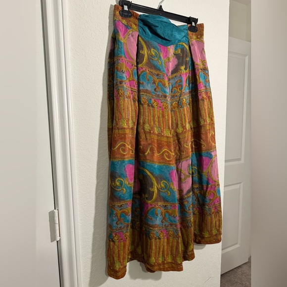 Bohemian Multicolor Flowy Wide Legged Gaucho Capri Pants See Measurements - Picture 3 of 9